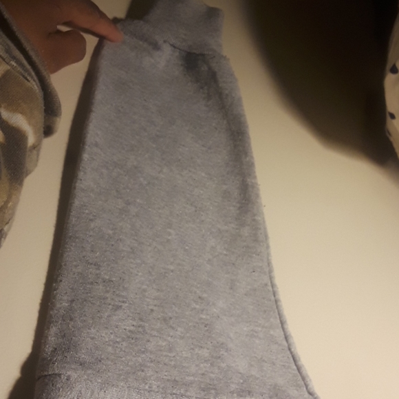 Yale gray sweater no size tag - Picture 5 of 12